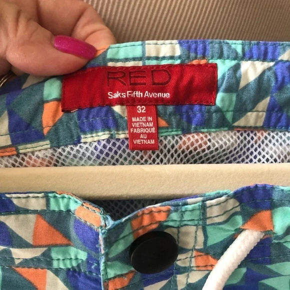 Red by Saks Fifth Avenue - Picture 4 of 7